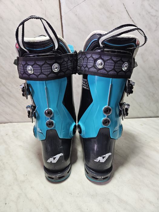 Clapari ski schi  Nordica  mondo  24-24,5  corespunde mărimii 37-38