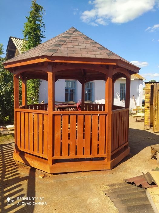 Facem pergole și foisoare