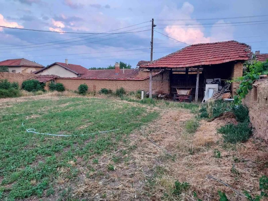 Продава къща в село Дъбово