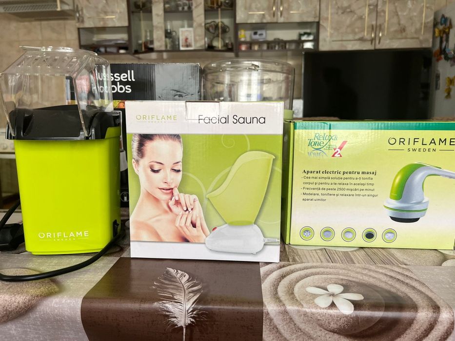Vând mașină de făcut popcorn, facial sauna și aparat de masaj