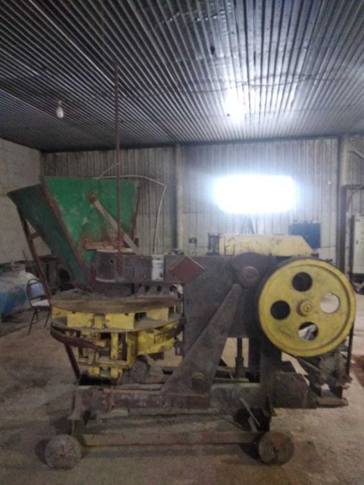 Продам револьверный автомат для производства кирпича