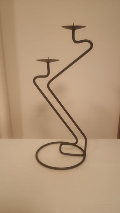 Sfeșnic negru lumânări.