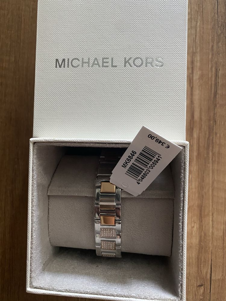 Часовник Michael Kors