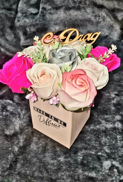 Ornament cutii buchete flori de sapun trandafiri