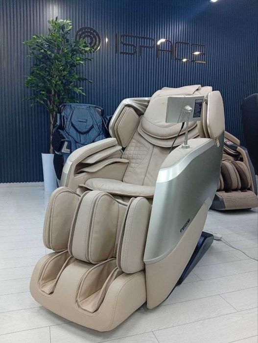 Массажное кресло с настройкой массажа для разных зон.