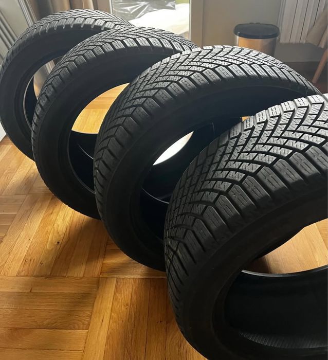 Yokohama BLUEARTH 225 45 17 Гуми