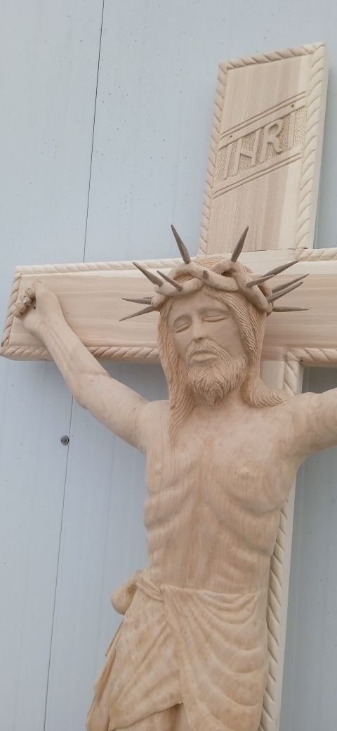 Troita crucifix Isus sculptata lemn arta donatie biserica