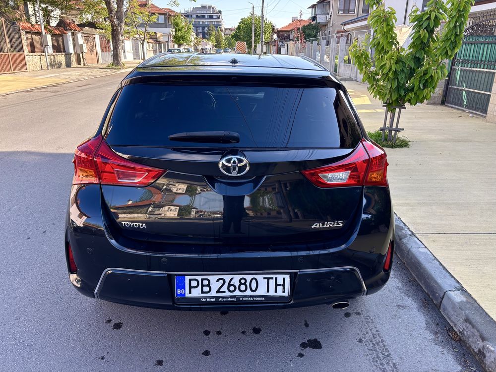 Автомобил Toyota Auris