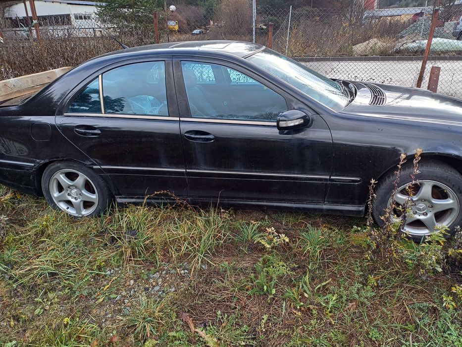 Мерцедес на части