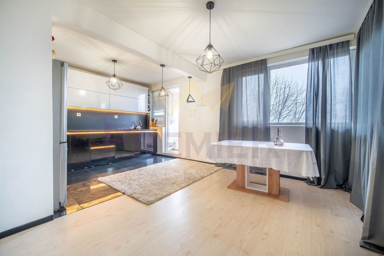 Продава се Къща в с. Тополи, Област Варна - 600 кв.м за 800 €/кв.м - Снимка #8