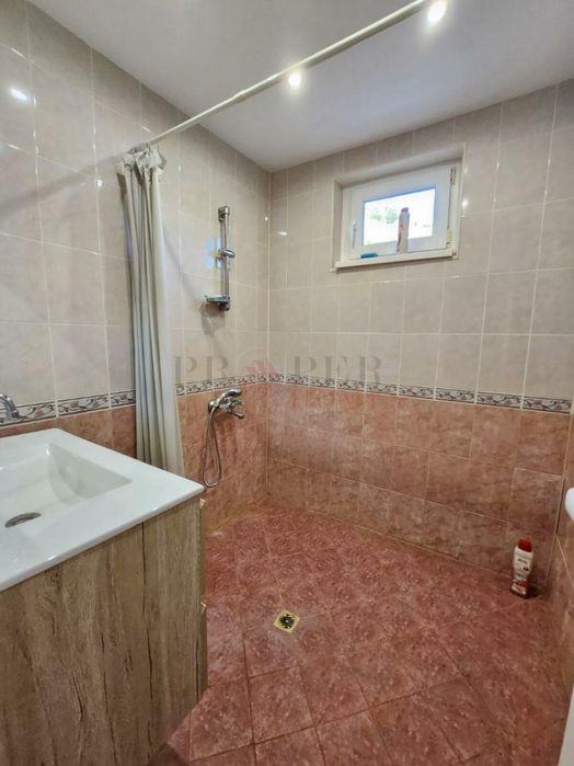 Обзаведено Жилище с Две Спални и Двор