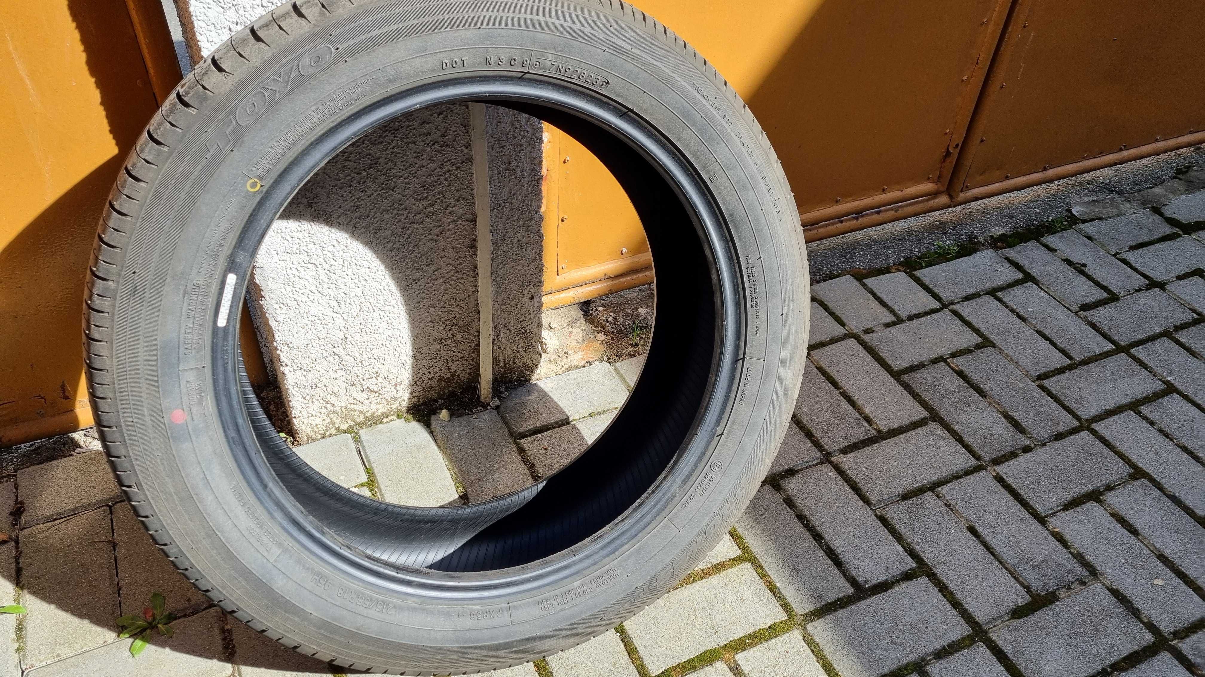 Vând 2 cauciucuri vară Toyo Proxes R56 215/55 R18 95H rulate 1200 km.