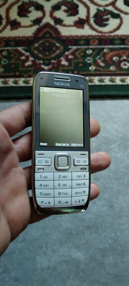 Продам сотовый телефон Nokia E52