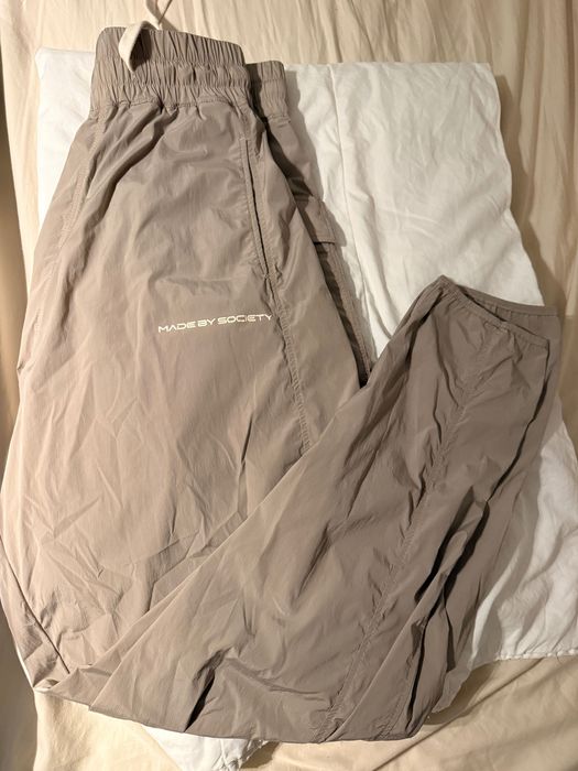 Made by society долница