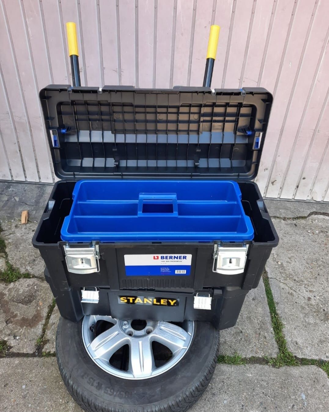 Ultima bucata redusă maxBerner Tool Box Premium 650 valiză scule