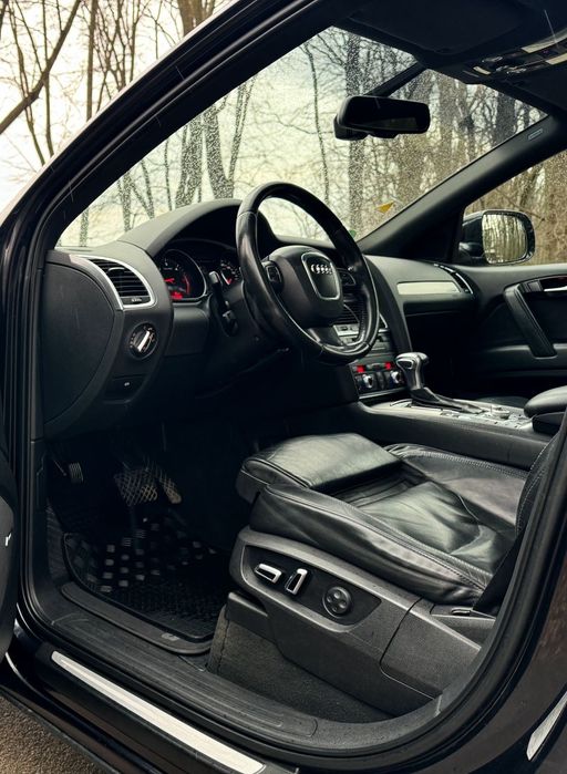 AUDI Q7 , 7 locuri