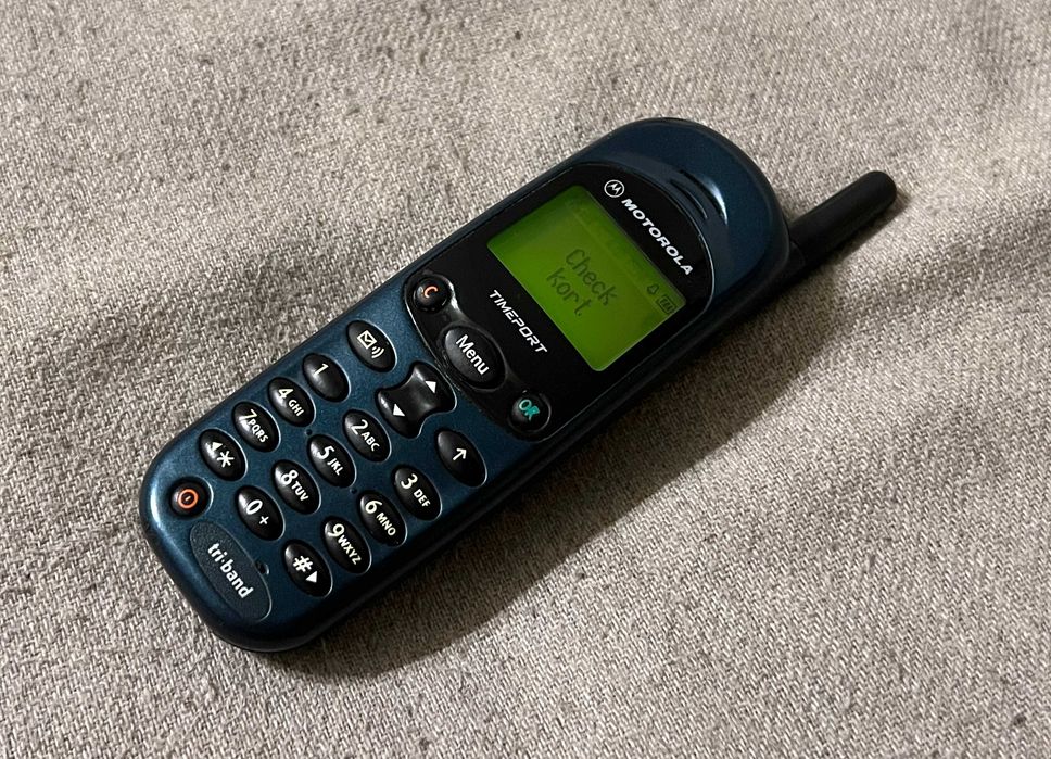 Telefon Motorola Timeport triband functional, colectie fara incarcator