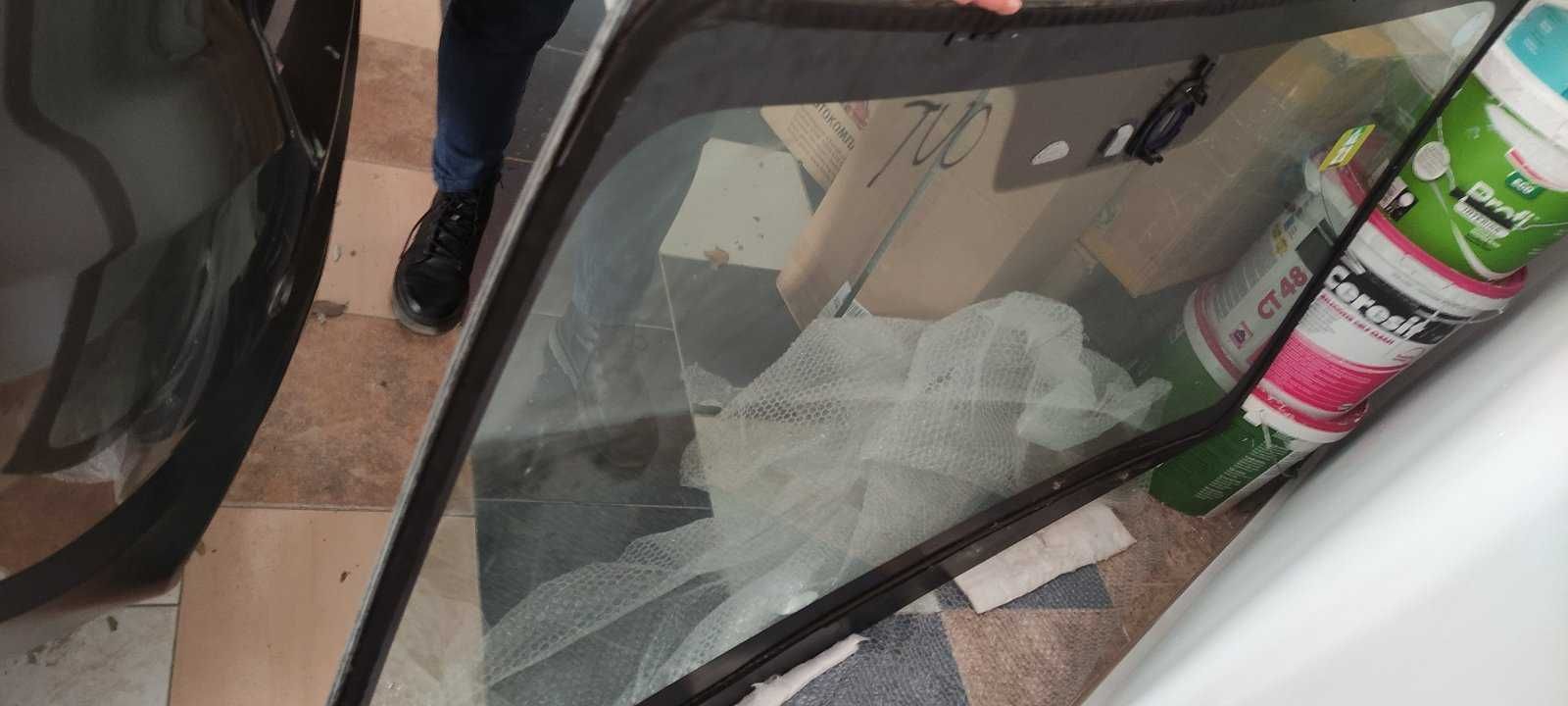 Предно стъкло Mitsubishi Outlander III Със Сензор 2012 - 2022 година