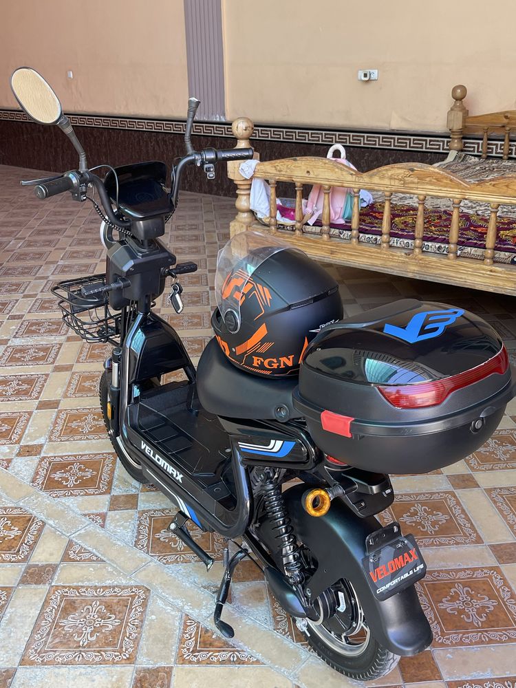 Elektra sukuter  pachti yangidek bir zaryadda 50 km yuradi