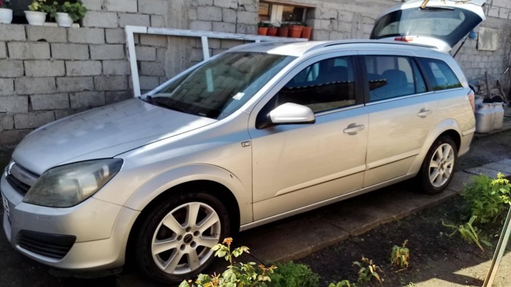Vând Opel Astra H 1,7 în stare foarte bună de funcționare