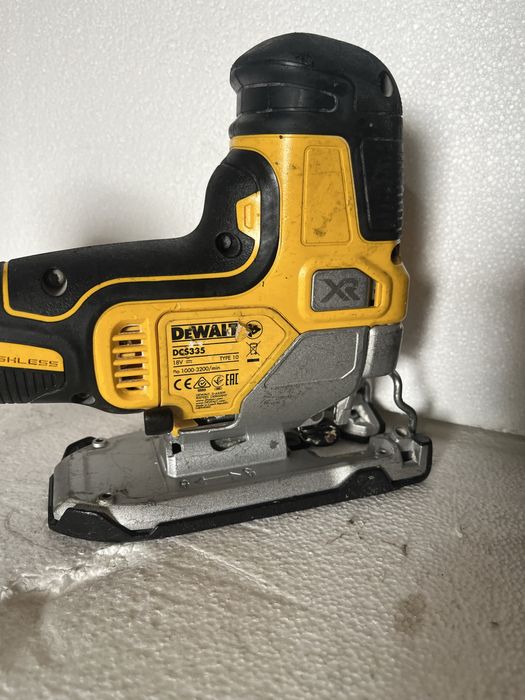 Fierastrau soricel Pendular Dewalt DCS335 Brushless 18V 5Ah