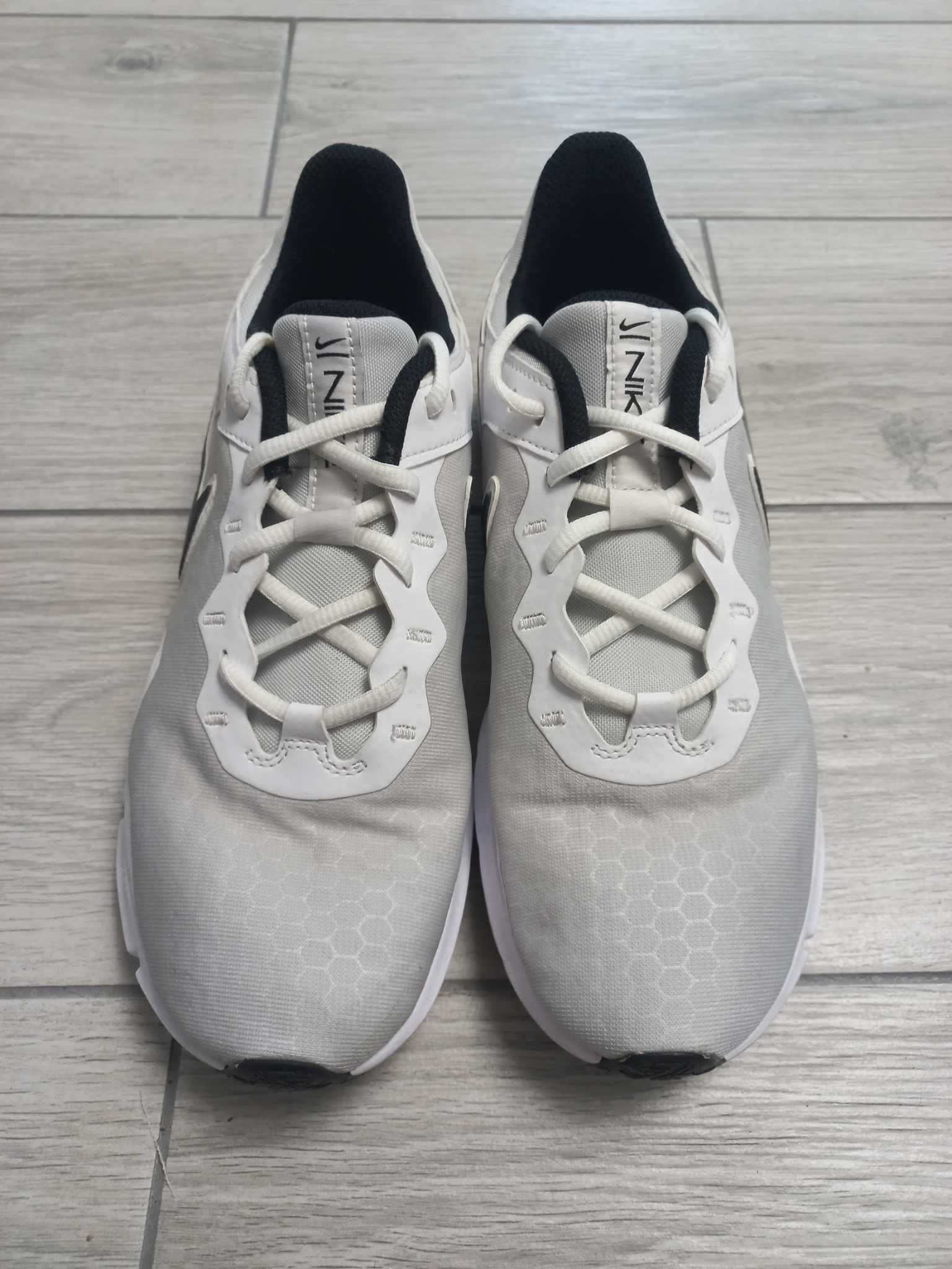 Nike Legend Essential 2 White