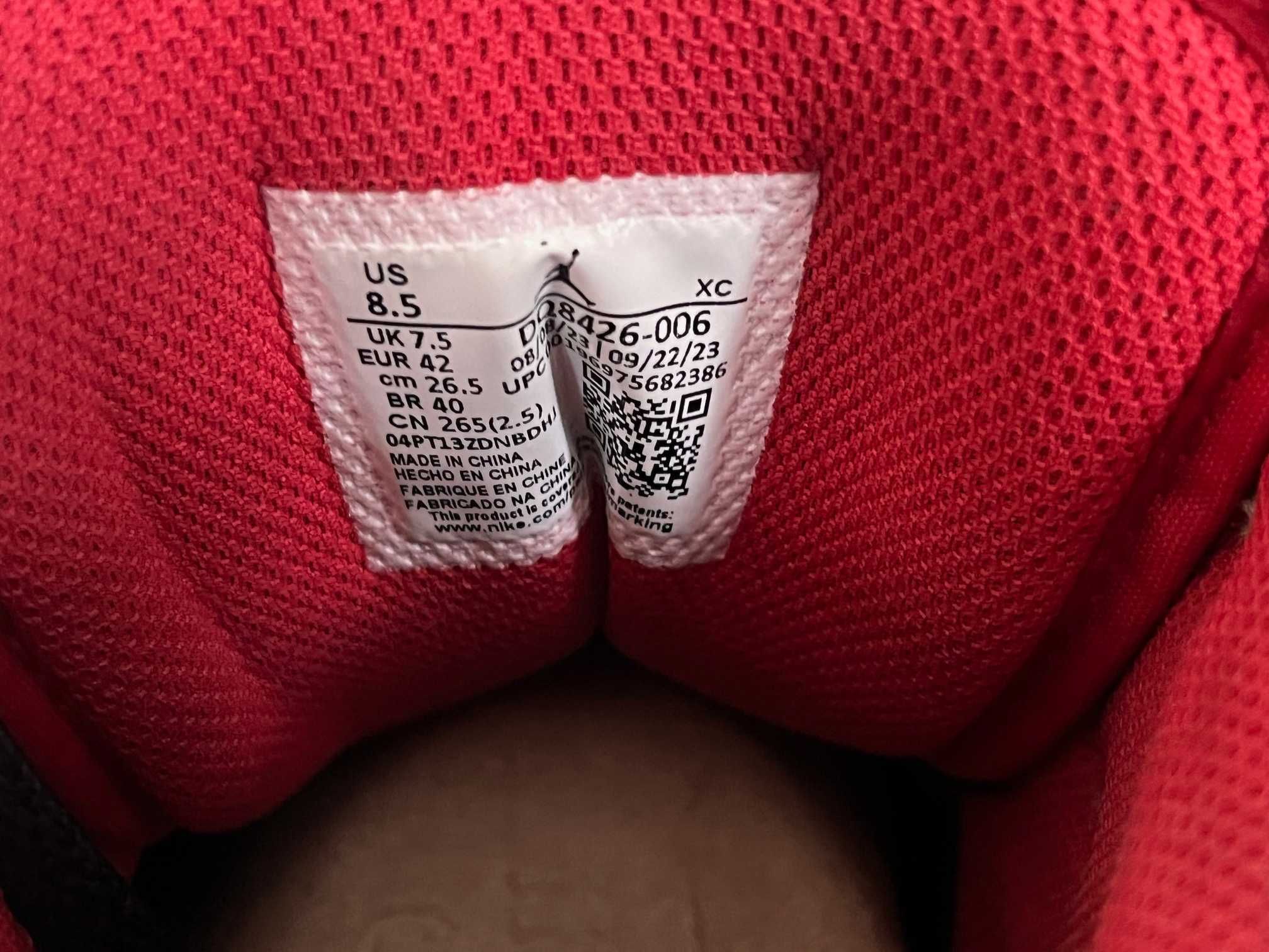 Nike Air Jordan 1 mid  размер EUR42