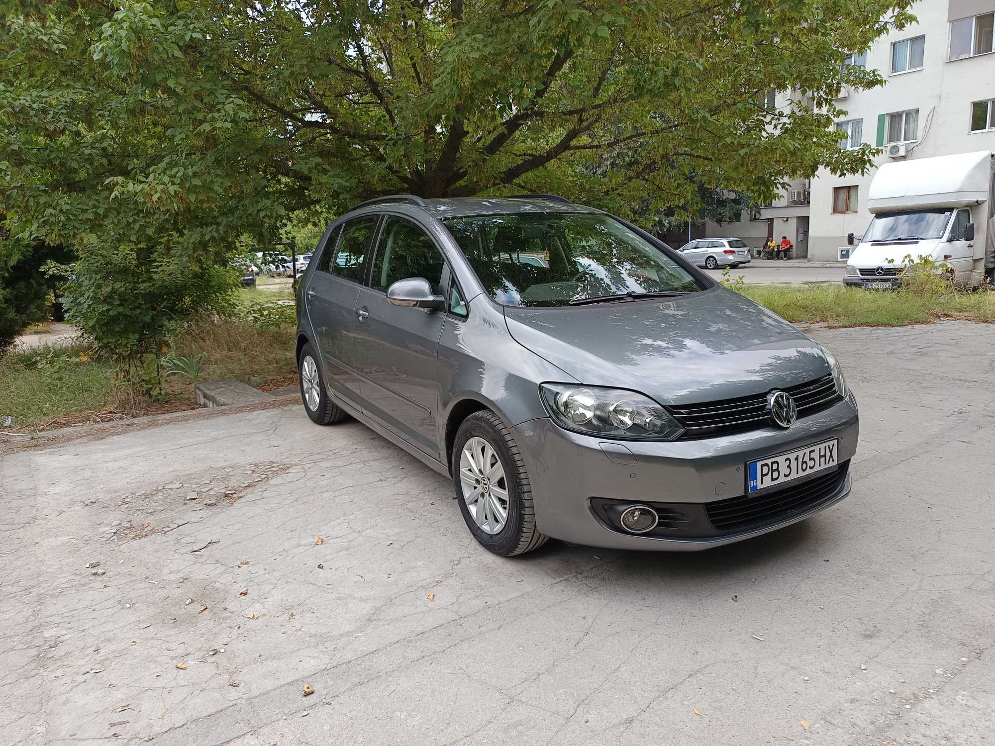 Лек автомобил Volkswagen Golf +