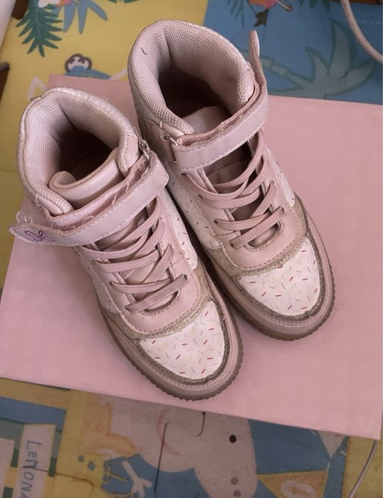 Високи кецове с Мини Маус на waikiki н-р 29 с подарък!