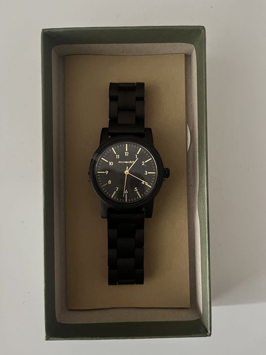 Кварцевые часы из дерева Ecowatch