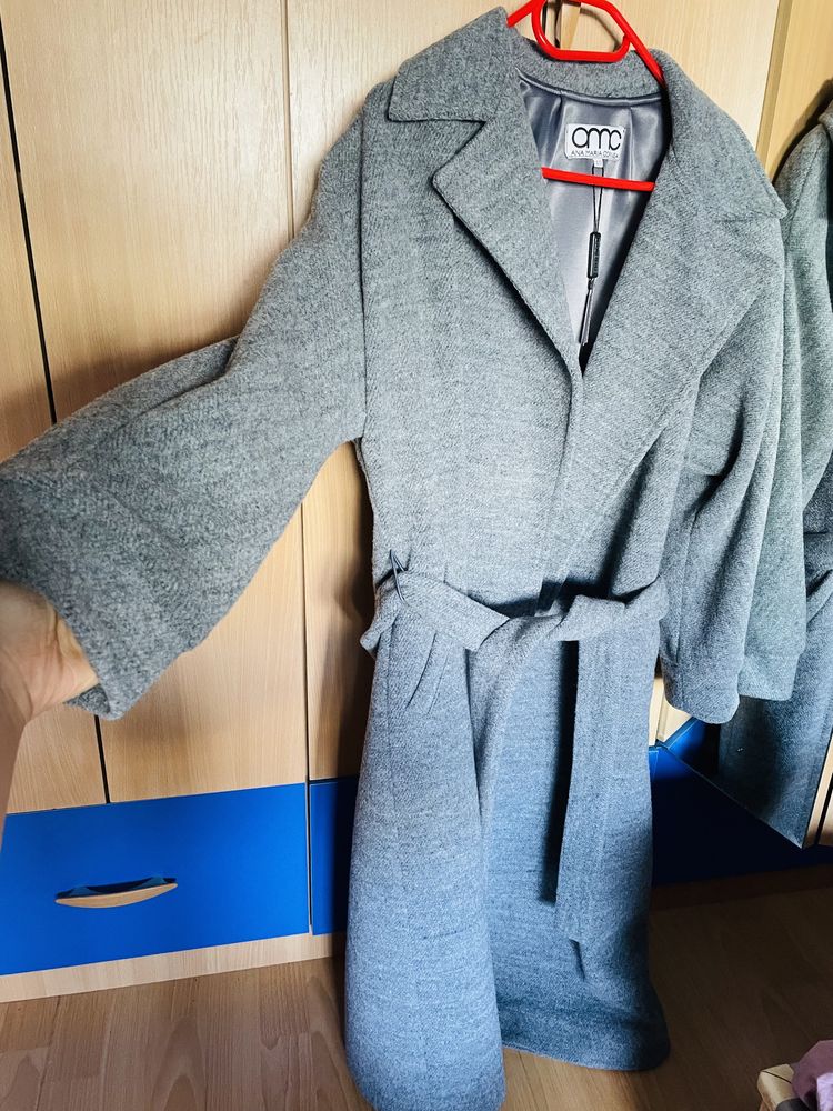 Palton 100% lana, nepurtat, cu eticheta