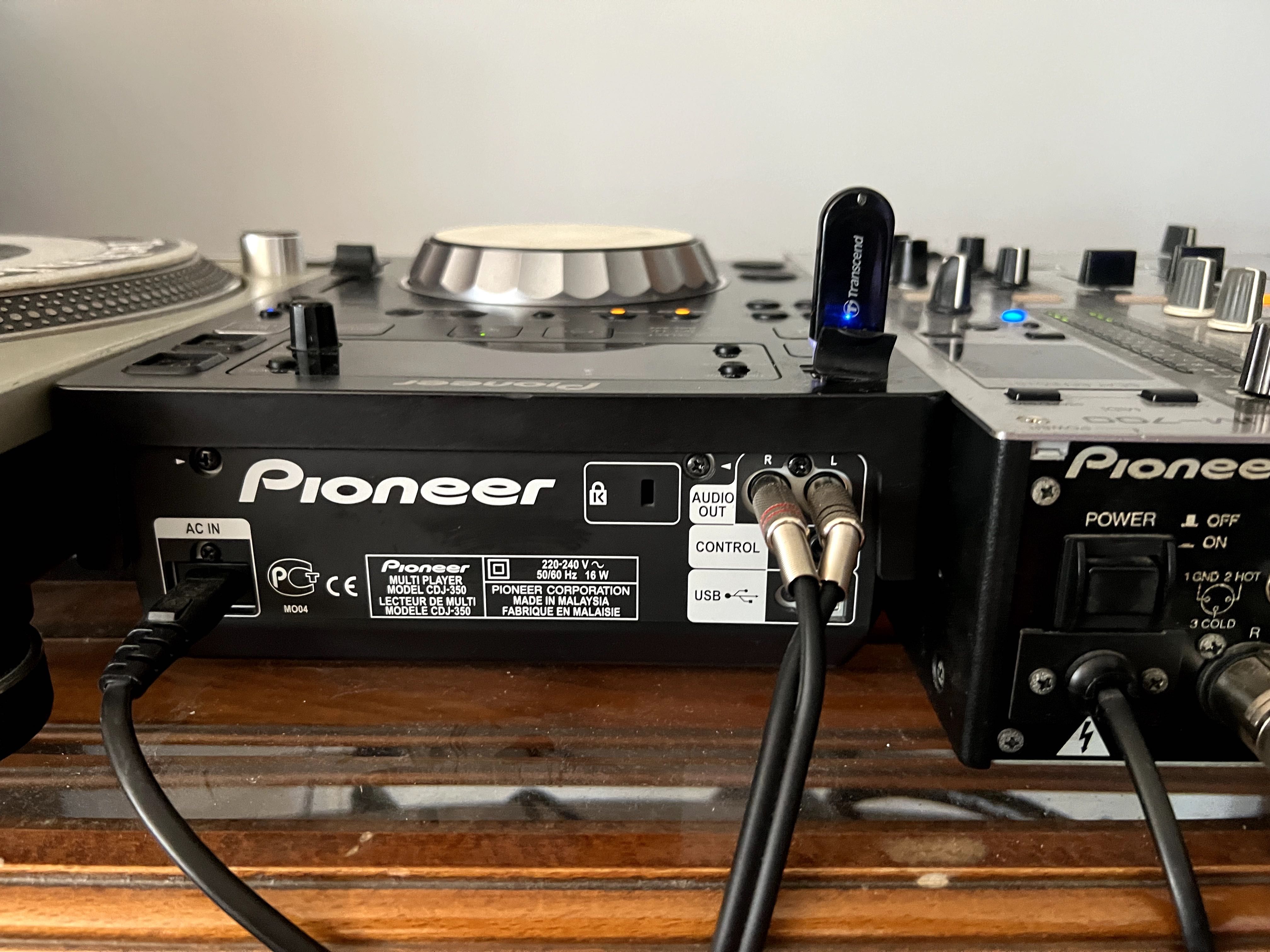 2x Pioneer CDJ-350 + DJM-700 миксер