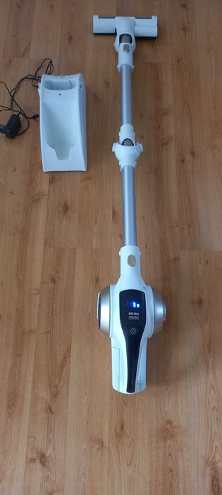 Aspirator Livington Prime pe acumulator.