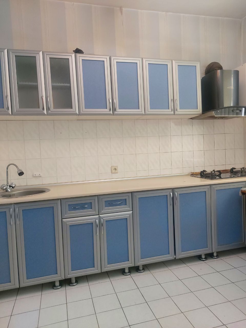 Госпитальный рынок сдается квартира на долгий срок чистая аккуратная,,