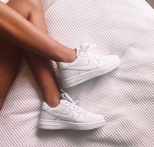 Adidasi Nike Air Force 1 White (Dama si Barbati)