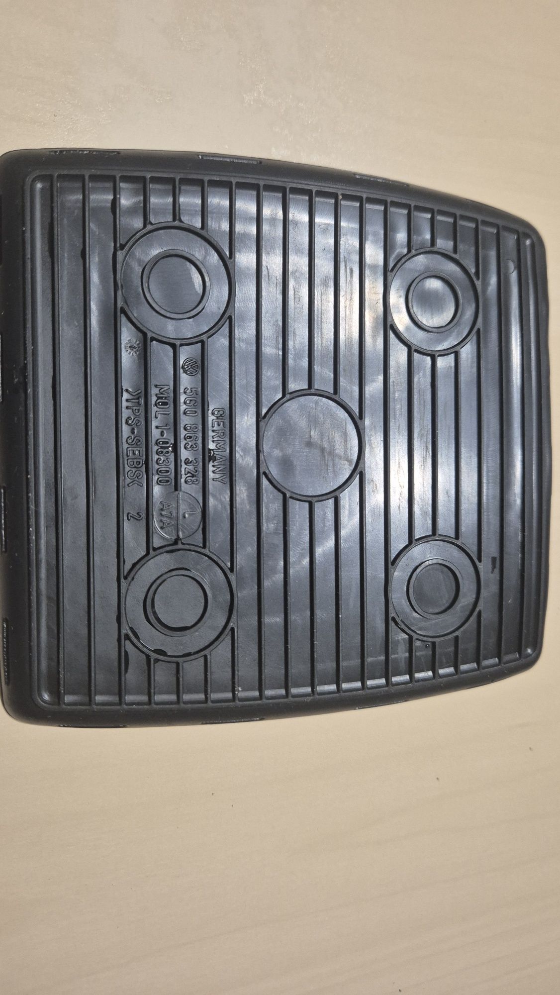 Оригинални подложки за централна конзола за VW Golf 7/7.5