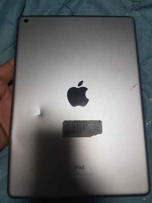 Vând tab din 2018 pentru piese