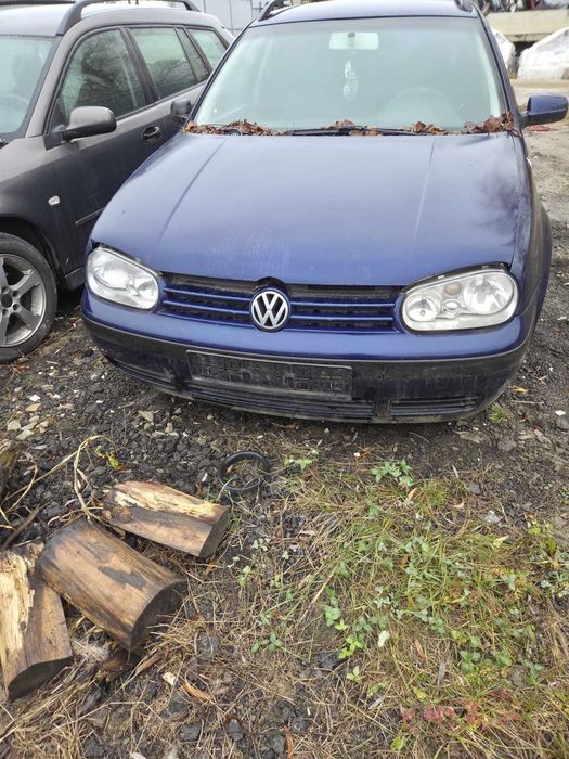 Dezmembrez golf 4 1.6 16v/1.6SR BFQ, AXP, AZD.
Disponibil orice piesa