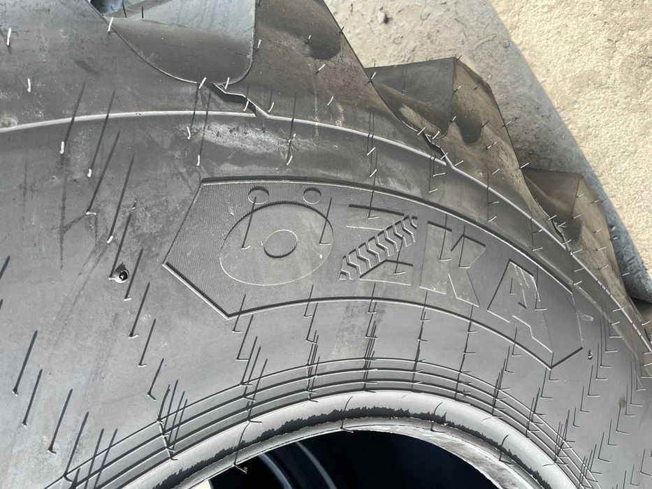 Anvelope noi pentru Combina Laverda CLass Fendt 650/75R32 24.5-32