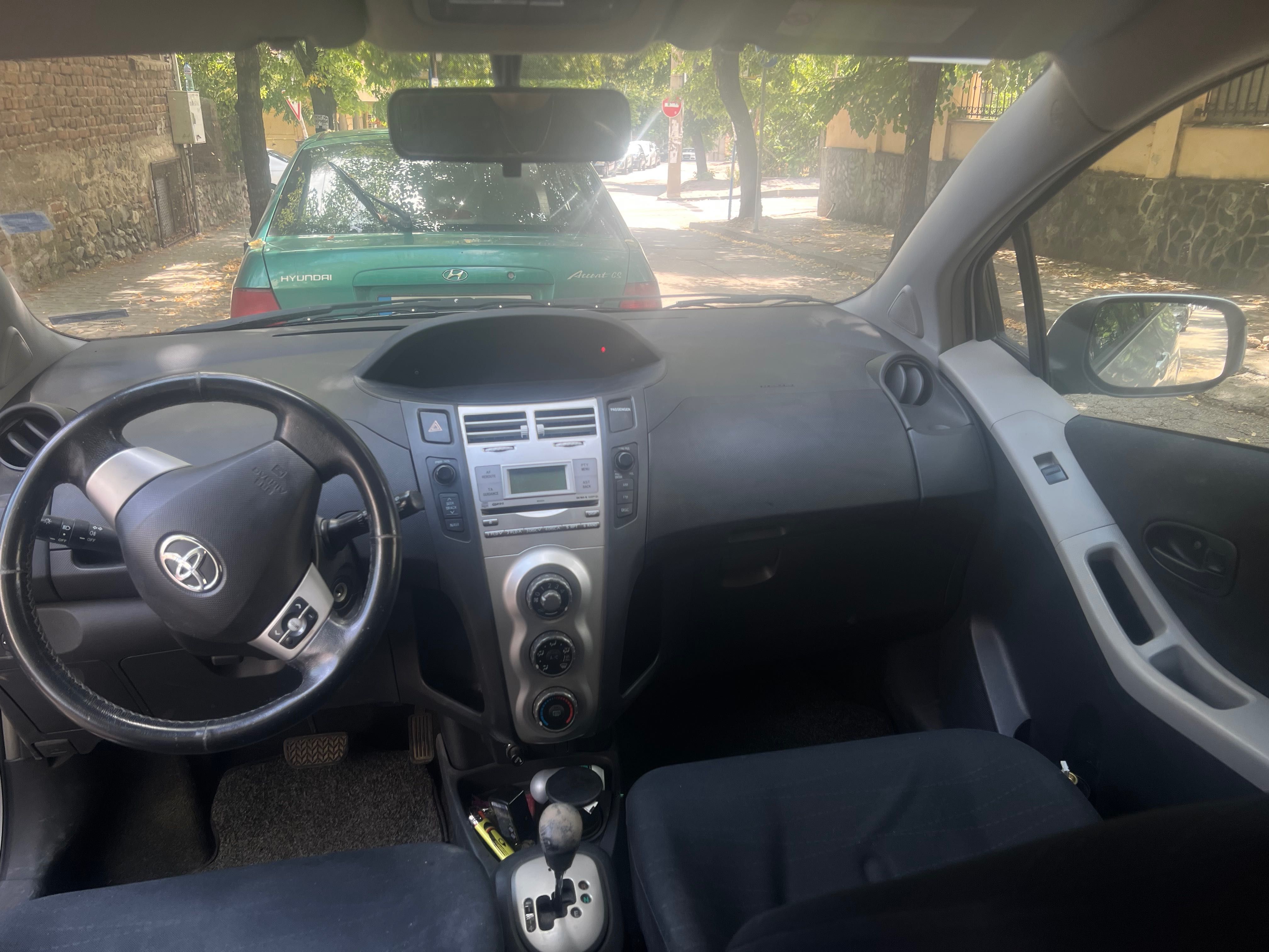 Toyota Yaris 2003 автоматик 1.3 vvti