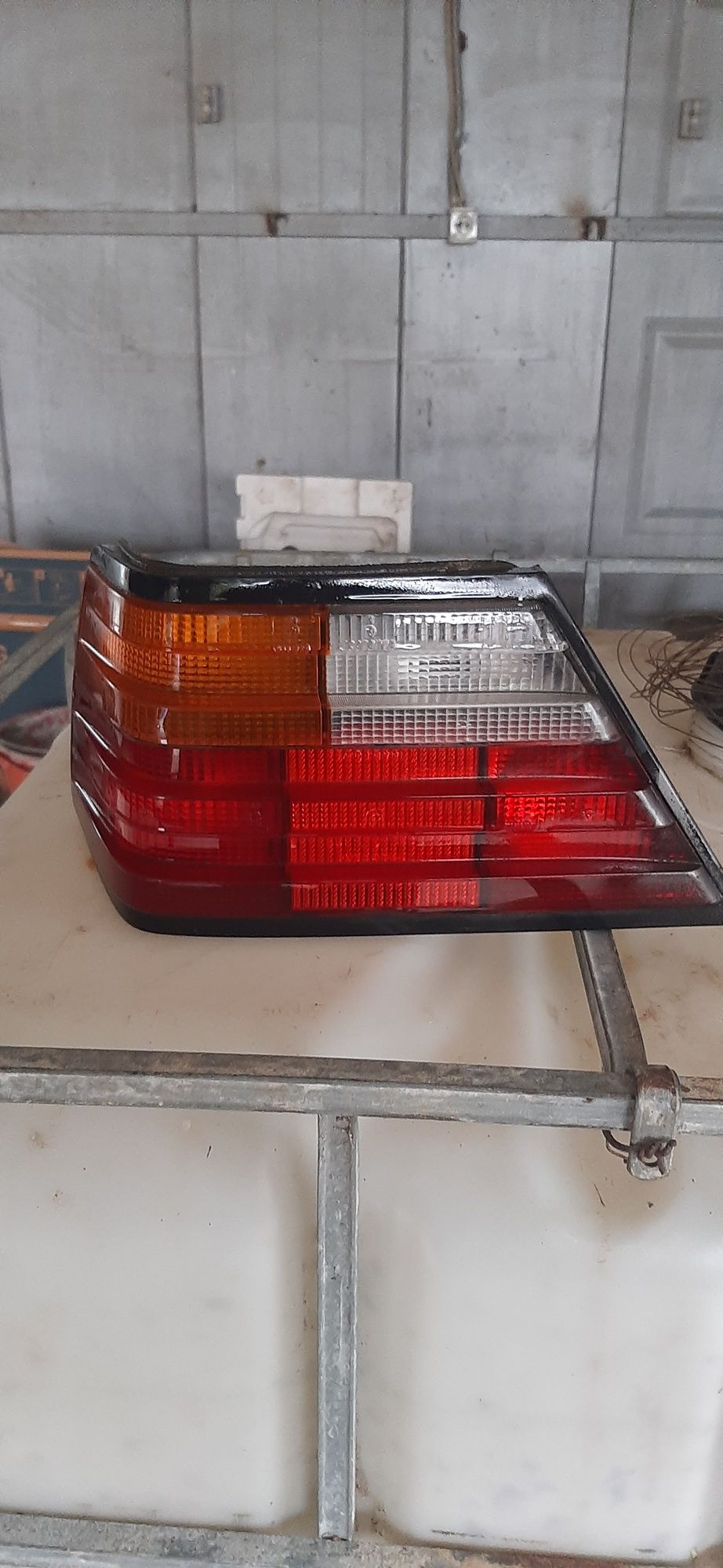 Lămpi spate mercedes w124