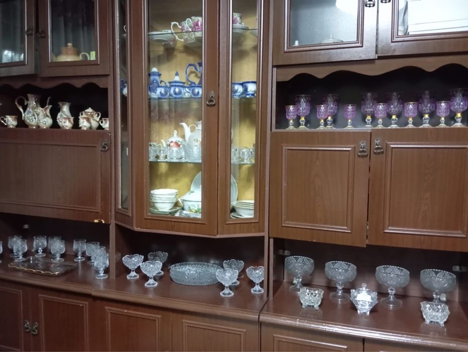Продаётся сервант/стенка