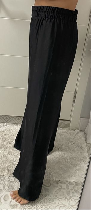 Сатенен черен панталон