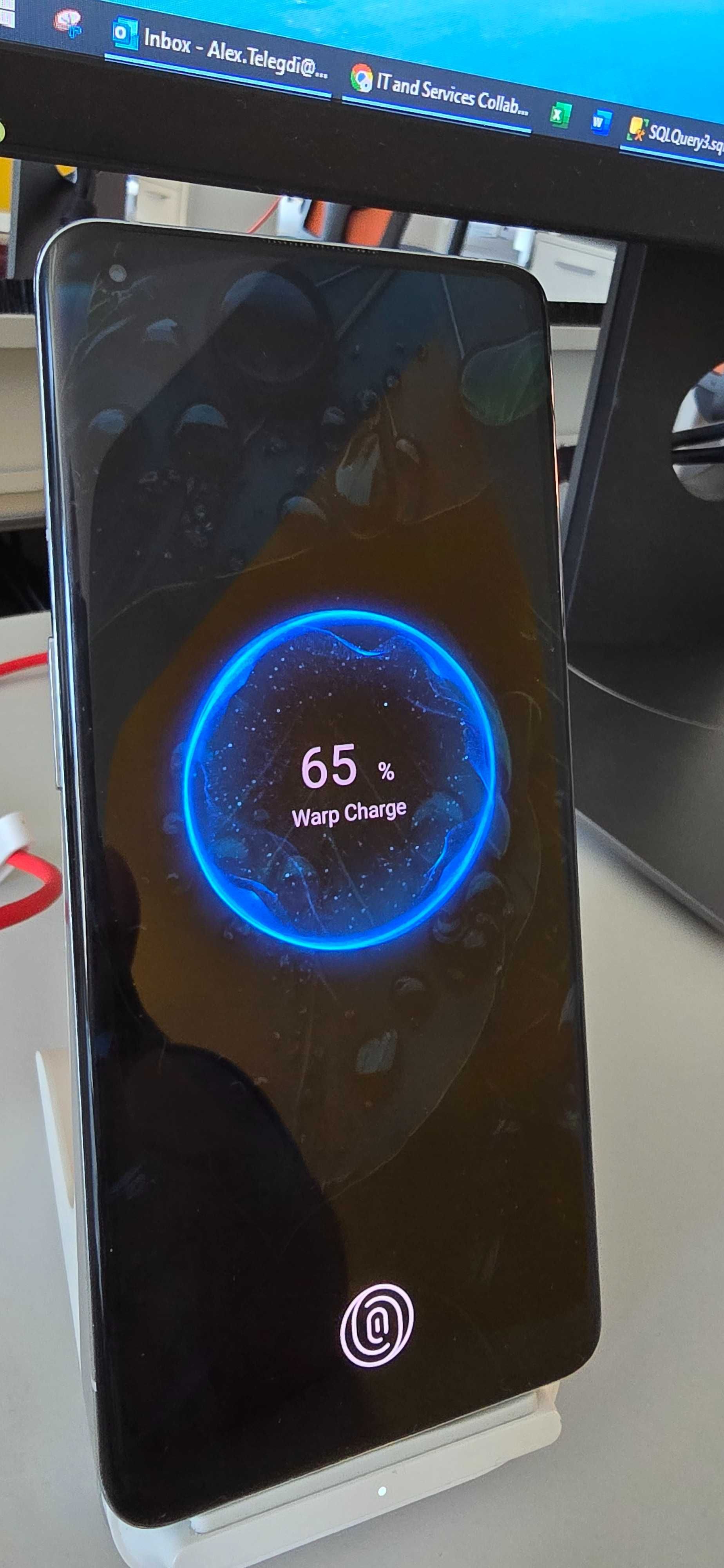 Oneplus 9 Pro + Wireless charger