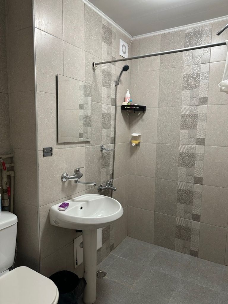 Дава се под наем Тристаен апартамент в София, Лозенец - 90 кв.м за 612 € - Снимка #17
