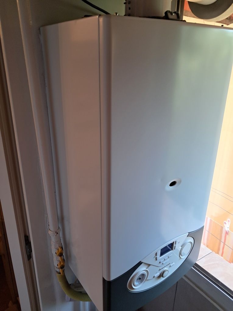 Centrala Ariston Clas Evo 24 kw cu 3 ani de funcționare