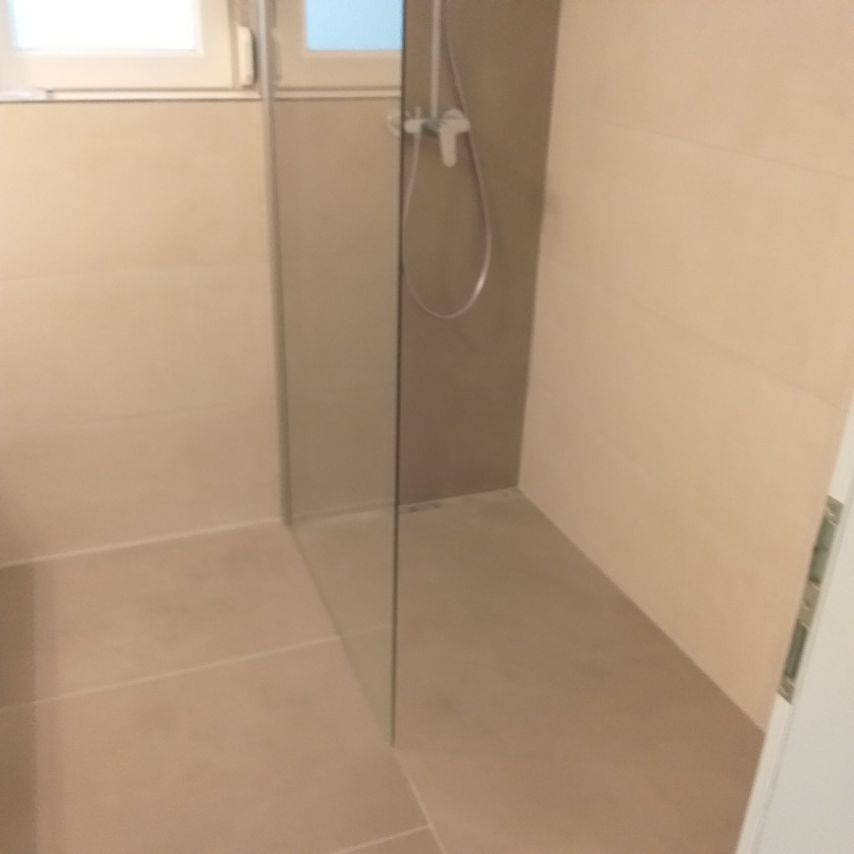 Amenajari interioare, instalații electrice,instalatii sanitare!