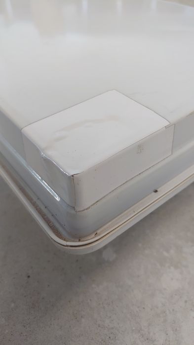 Antenă parabolică plată