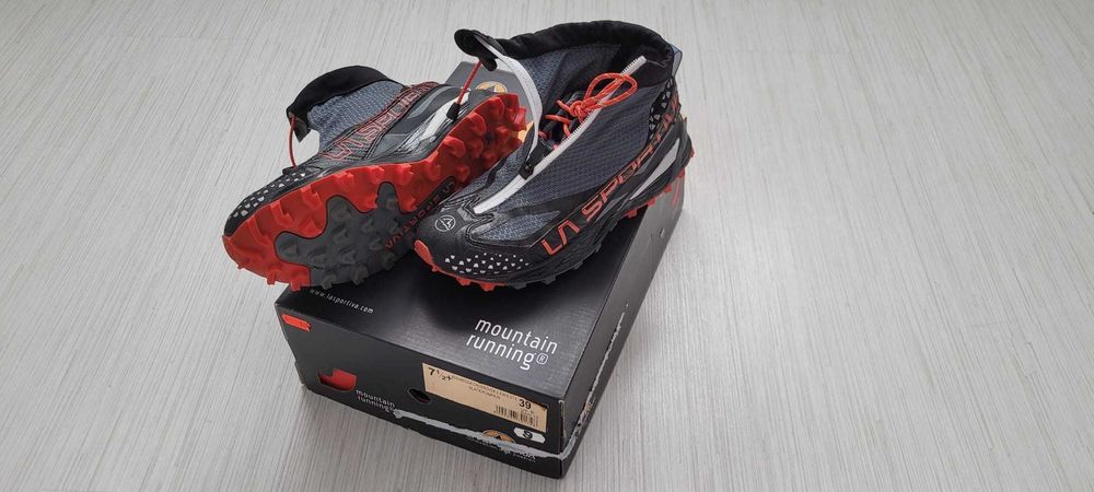 Bocanci La Sportiva dama nr. 39 – purtați o singură dată, ca noi!