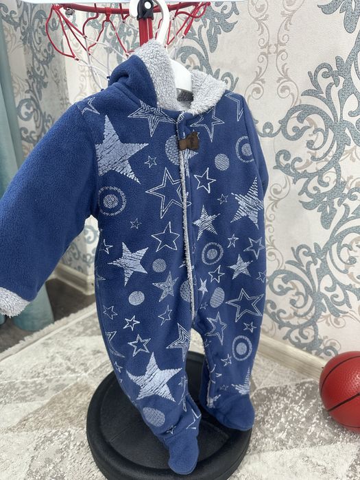 Продаю детскую одежду.